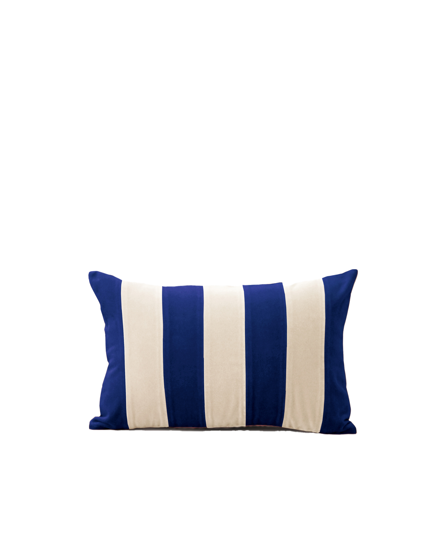 OPALA Home Talismans makes handmade luxury velvet cushions for an exclusive home decor, made in Portugal with premium cotton velvet. Meet Opala custom-made cushions, unique and luxurious home decor accessories.