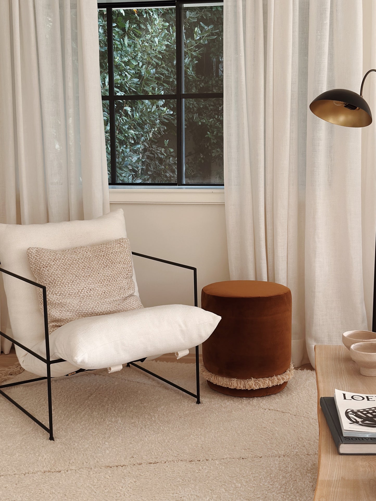 OPALA Home Talismans makes handmade luxury velvet cushions and poufes for an exclusive home decor, made in Portugal with premium cotton velvet. Meet Opala custom-made unique and luxurious home decor accessories.
