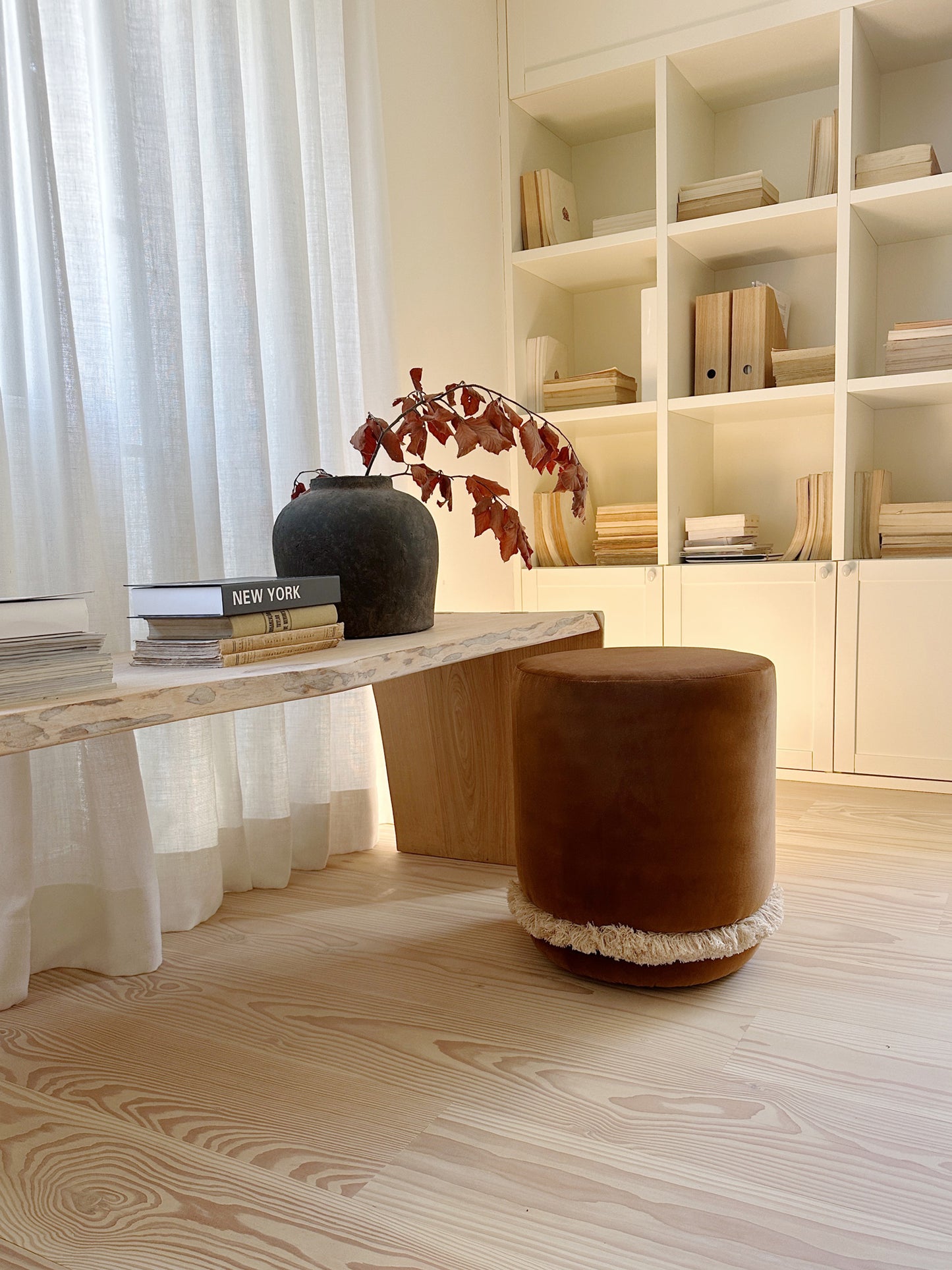 DAISY Velvet Deluxe Ottoman Pouf with fringe