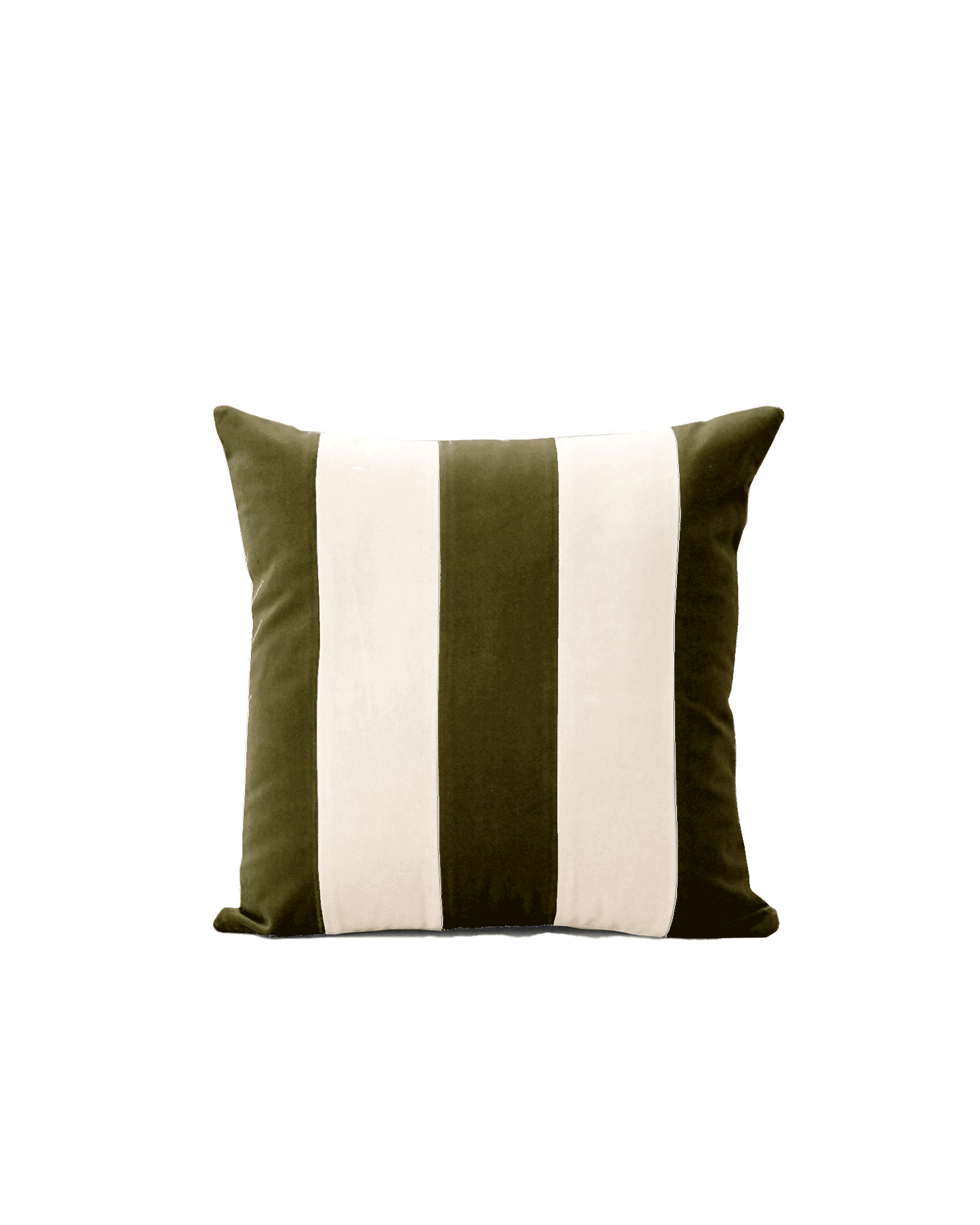 OPALA Home Talismans makes handmade luxury velvet cushions for an exclusive home decor, made in Portugal with premium cotton velvet. Meet Opala custom-made cushions, unique and luxurious home decor accessories.