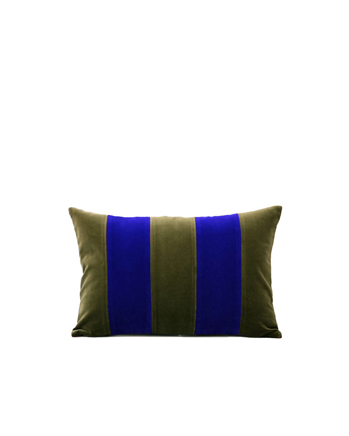 OPALA Home Talismans makes handmade luxury velvet cushions for an exclusive home decor, made in Portugal with premium cotton velvet. Meet Opala custom-made cushions, unique and luxurious home decor accessories.