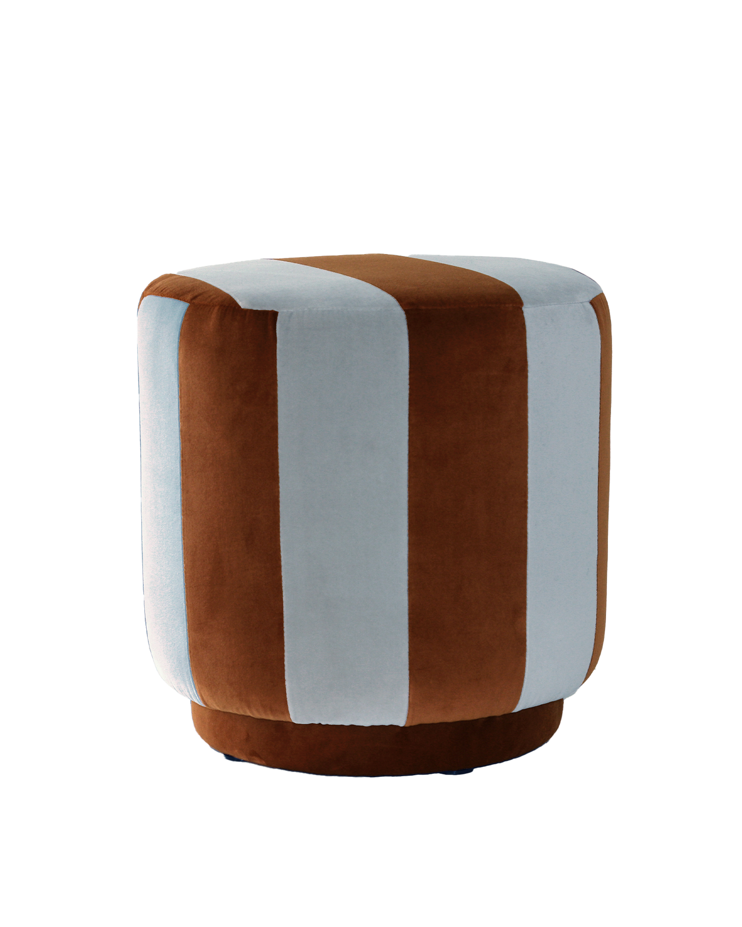 OPALA Home Talismans makes handmade luxury velvet cushions, poufes ottomans and stools for an exclusive home decor, made in Portugal with premium cotton velvet. Meet Opala custom-made unique and luxurious home decor accessories.