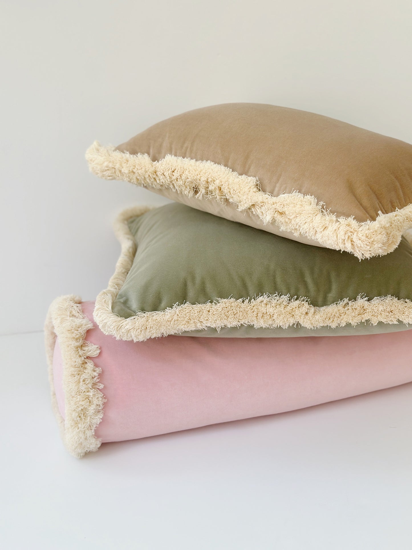 OPALA Home Talismans makes handmade luxury velvet cushions for an exclusive home decor, made in Portugal with premium cotton velvet. Meet Opala custom-made cushions, unique and luxurious home decor accessories.