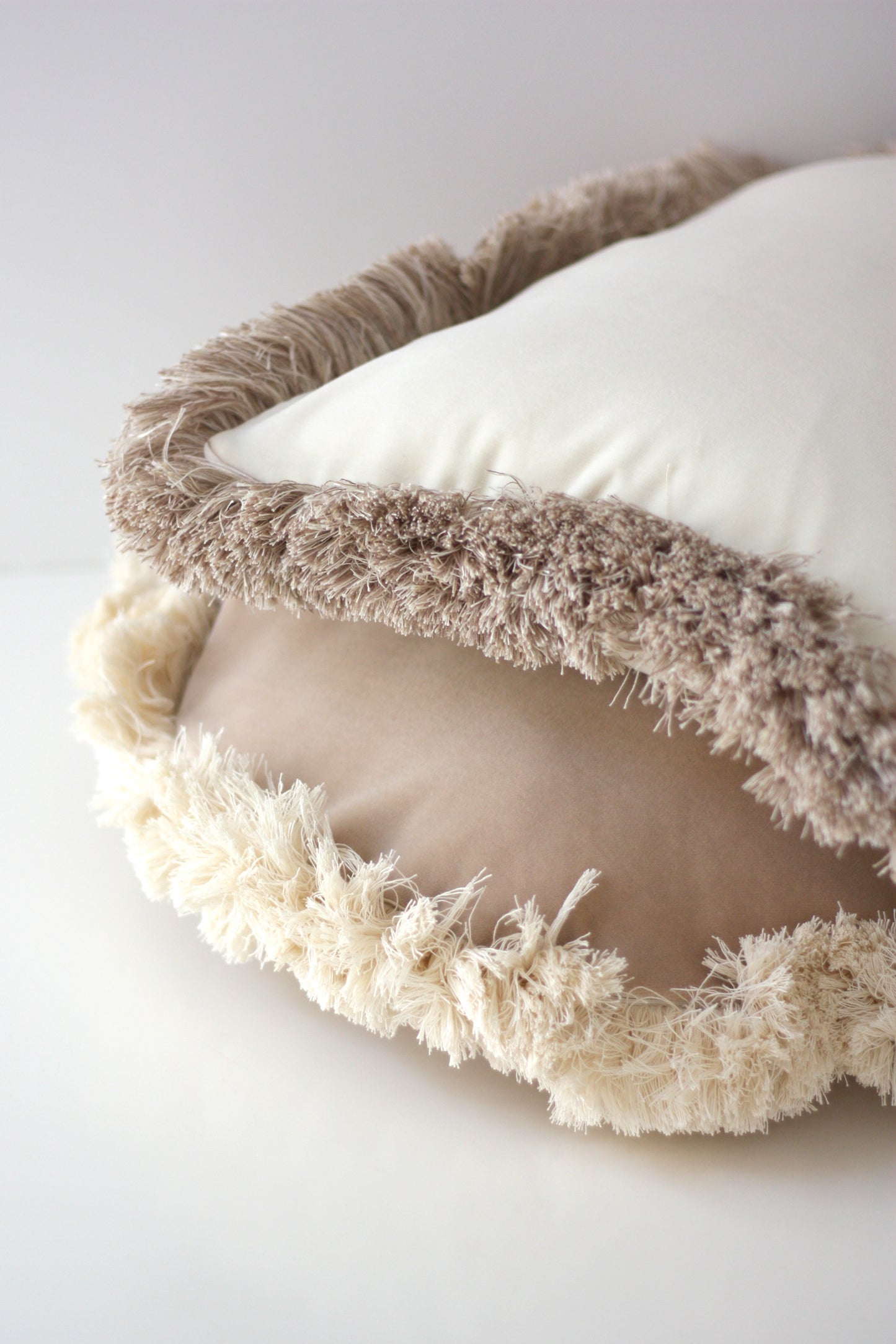 OPALA Home Talismans makes handmade luxury velvet cushions for an exclusive home decor, made in Portugal with premium cotton velvet. Meet Opala custom-made cushions, unique and luxurious home decor accessories.