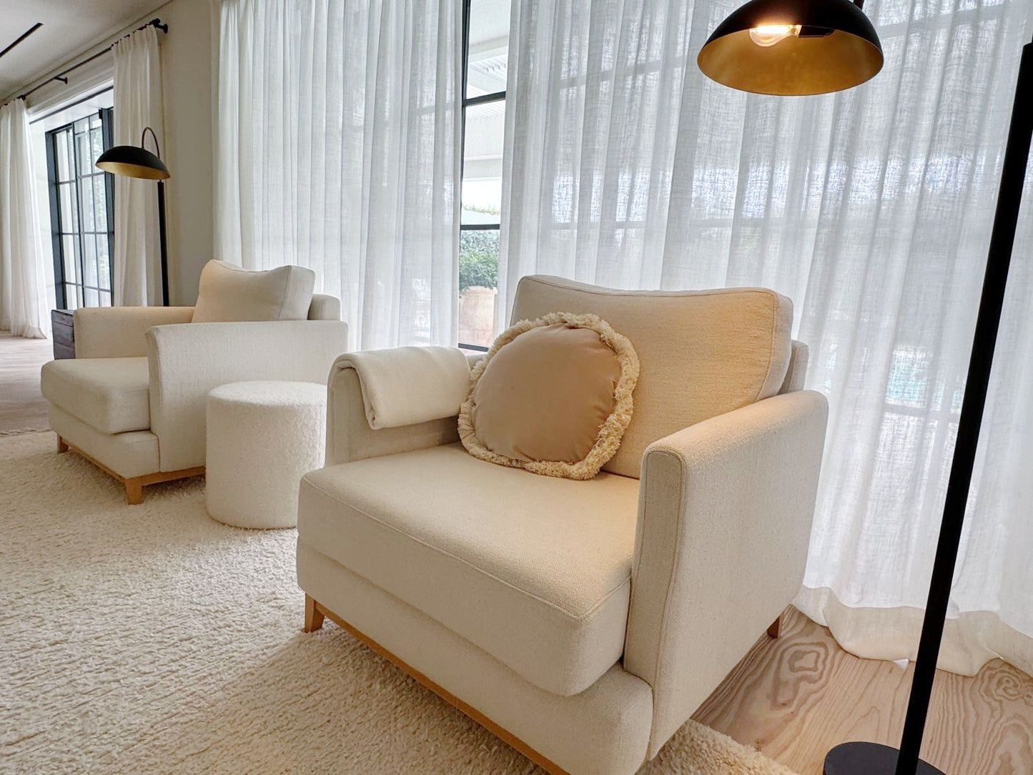 OPALA Home Talismans makes handmade luxury velvet cushions for an exclusive home decor, made in Portugal with premium cotton velvet. Meet Opala custom-made cushions, unique and luxurious home decor accessories.