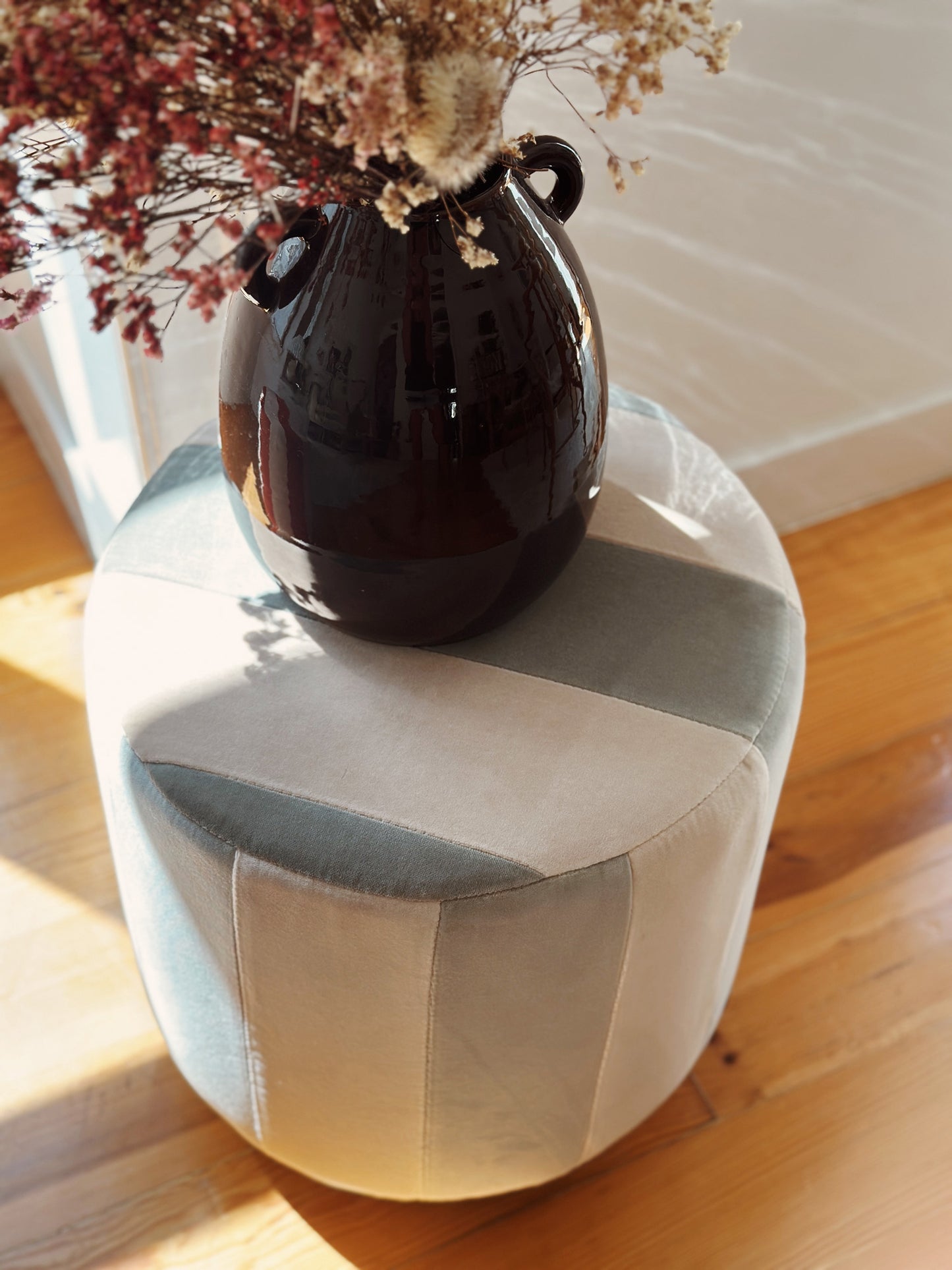 OPALA Home Talismans makes handmade luxury velvet cushions, poufes ottomans and stools for an exclusive home decor, made in Portugal with premium cotton velvet. Meet Opala custom-made unique and luxurious home decor accessories.
