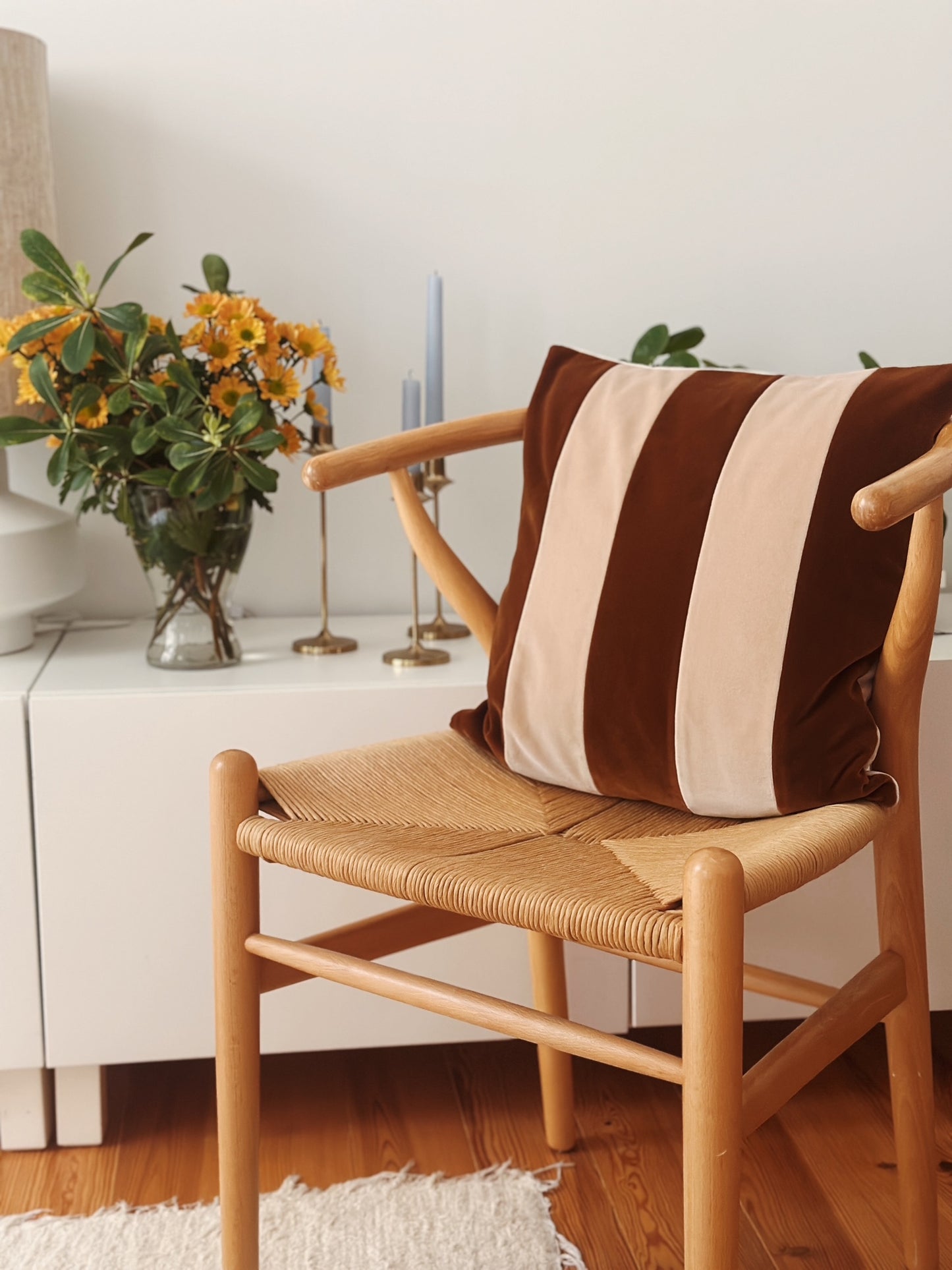 OPALA Home Talismans makes handmade luxury velvet cushions for an exclusive home decor, made in Portugal with premium cotton velvet. Meet Opala custom-made cushions, unique and luxurious home decor accessories.