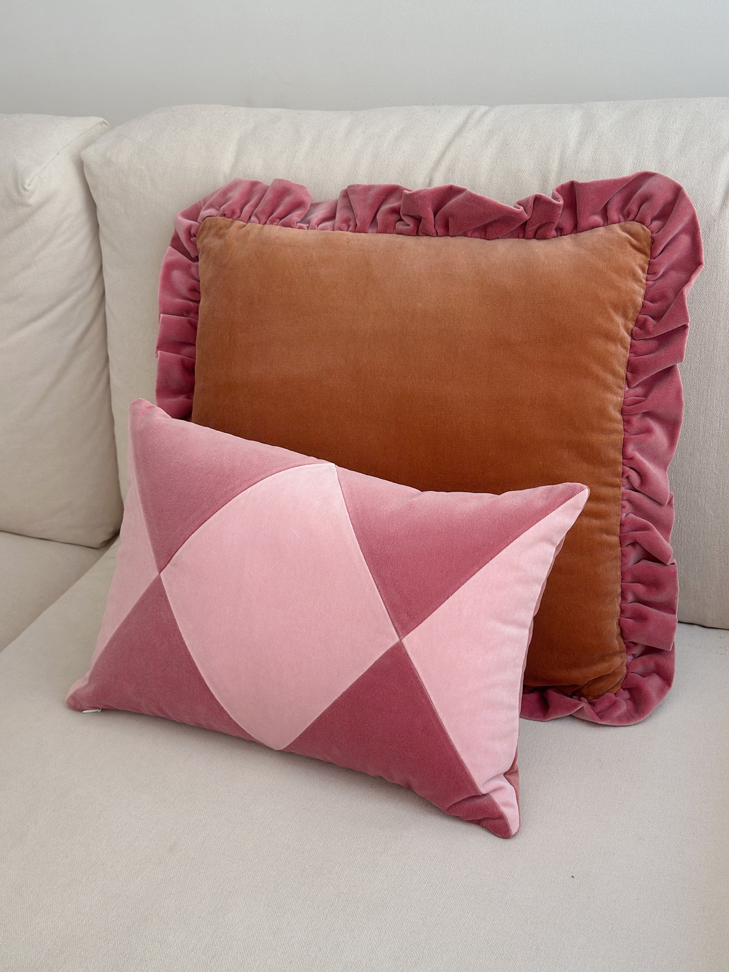 OPALA Home Talismans makes handmade luxury velvet cushions for an exclusive home decor, made in Portugal with premium cotton velvet. Meet Opala custom-made cushions, unique and luxurious home decor accessories.