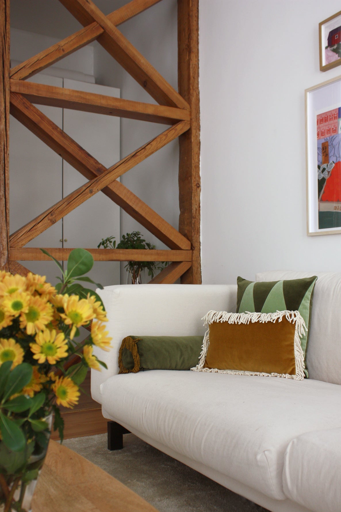 OPALA Home Talismans makes handmade luxury velvet cushions for an exclusive home decor, made in Portugal with premium cotton velvet. Meet Opala custom-made cushions, unique and luxurious home decor accessories.