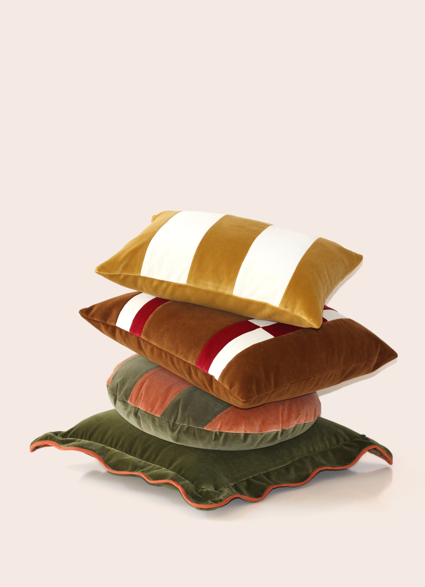 OPALA Home Talismans makes handmade luxury velvet cushions for an exclusive home decor, made in Portugal with premium cotton velvet. Meet Opala custom-made cushions, unique and luxurious home decor accessories.