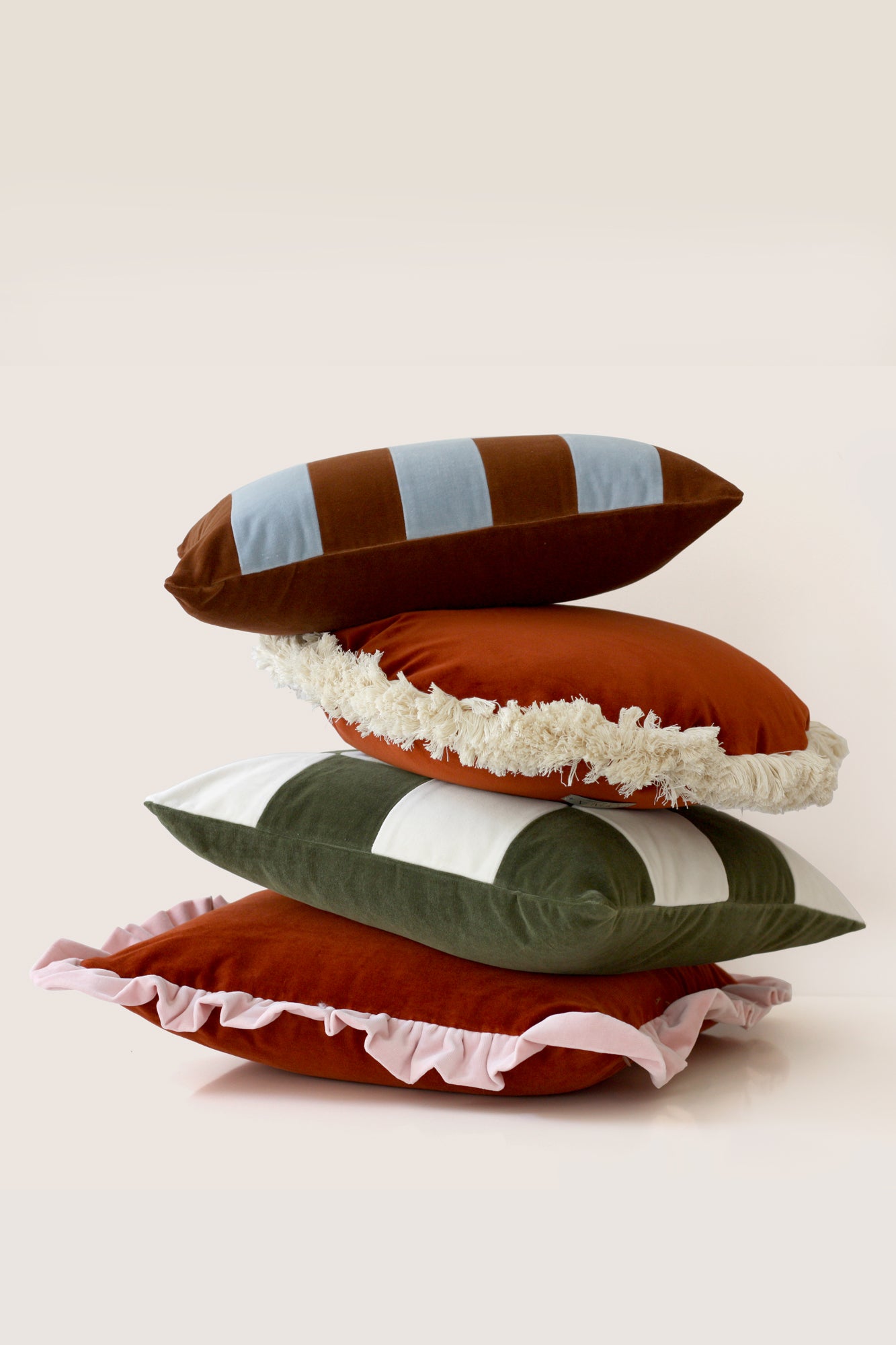OPALA Home Talismans makes handmade luxury velvet cushions for an exclusive home decor, made in Portugal with premium cotton velvet. Meet Opala custom-made cushions, unique and luxurious home decor accessories.
