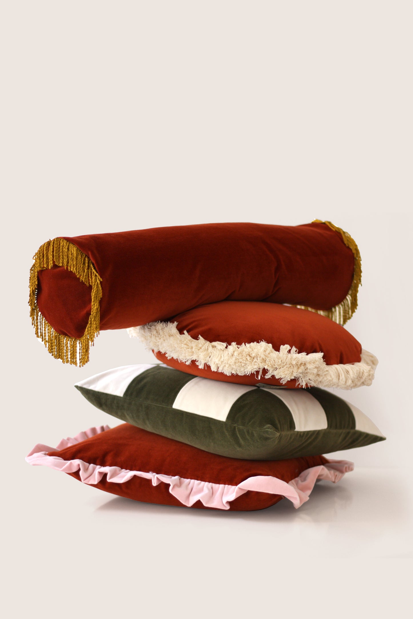 OPALA Home Talismans makes handmade luxury velvet cushions for an exclusive home decor, made in Portugal with premium cotton velvet. Meet Opala custom-made cushions, unique and luxurious home decor accessories.
