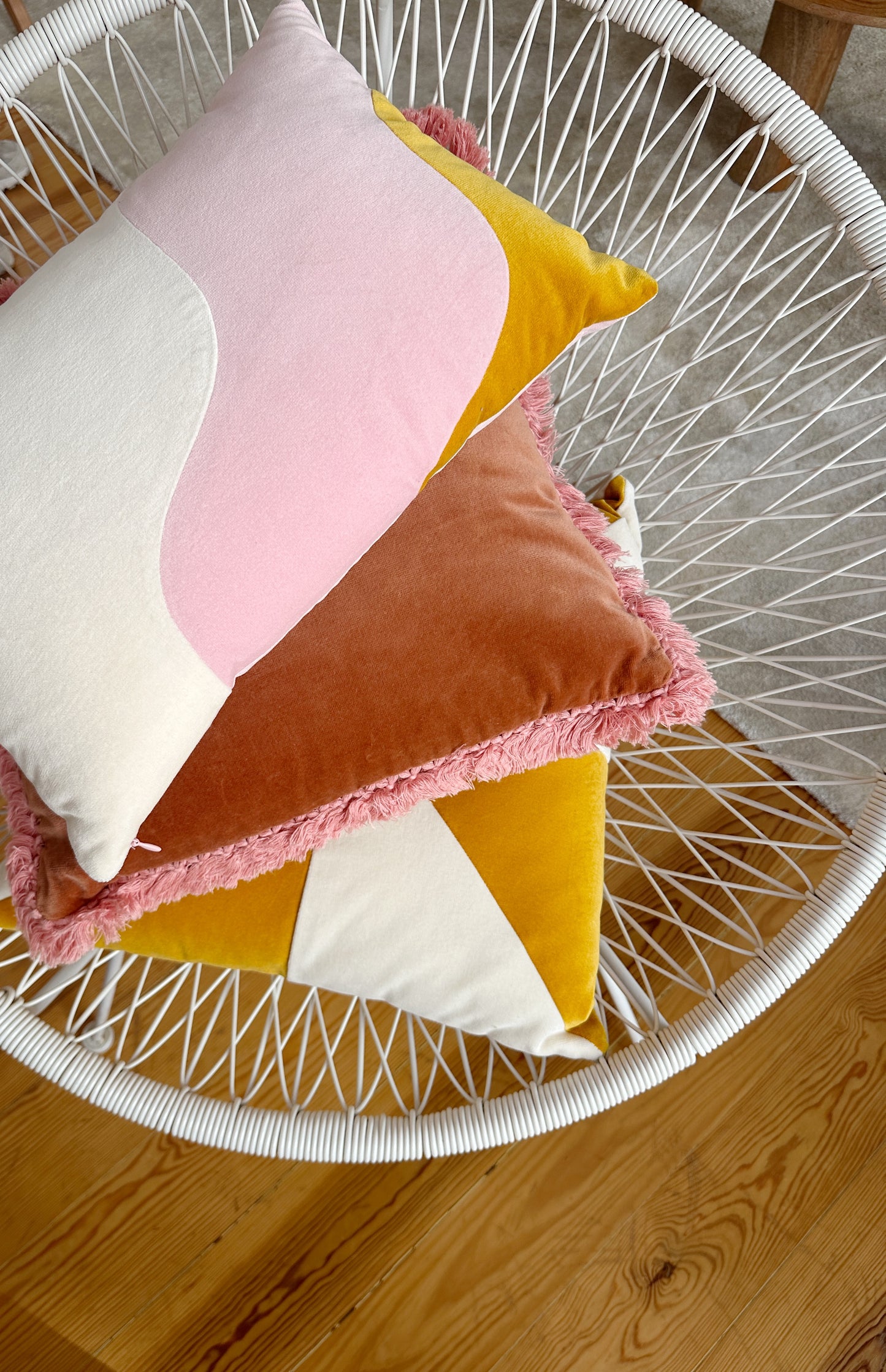 OPALA Home Talismans makes handmade luxury velvet cushions for an exclusive home decor, made in Portugal with premium cotton velvet. Meet Opala custom-made cushions, unique and luxurious home decor accessories.