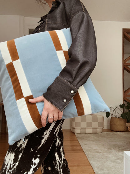 OPALA Home Talismans makes handmade luxury velvet cushions for an exclusive home decor, made in Portugal with premium cotton velvet. Meet Opala custom-made cushions, unique and luxurious home decor accessories.