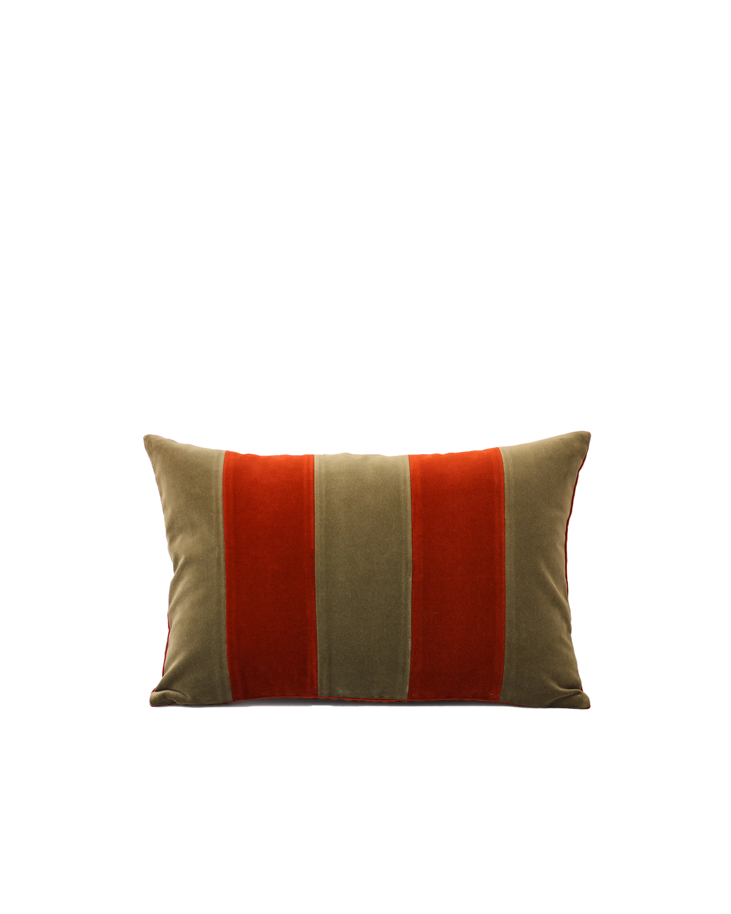 OPALA Home Talismans makes handmade luxury velvet cushions for an exclusive home decor, made in Portugal with premium cotton velvet. Meet Opala custom-made cushions, unique and luxurious home decor accessories.