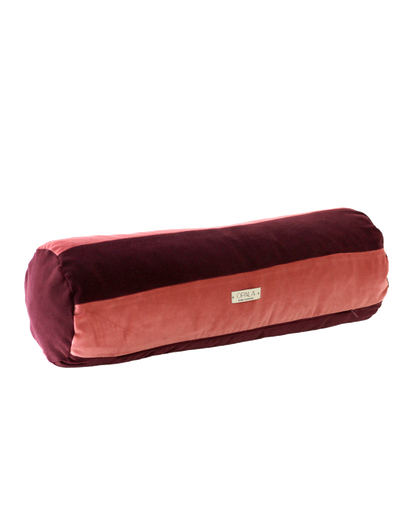 OPALA Home Talismans makes handmade luxury velvet cushions for an exclusive home decor, made in Portugal with premium cotton velvet. Meet Opala custom-made cushions, unique and luxurious home decor accessories.