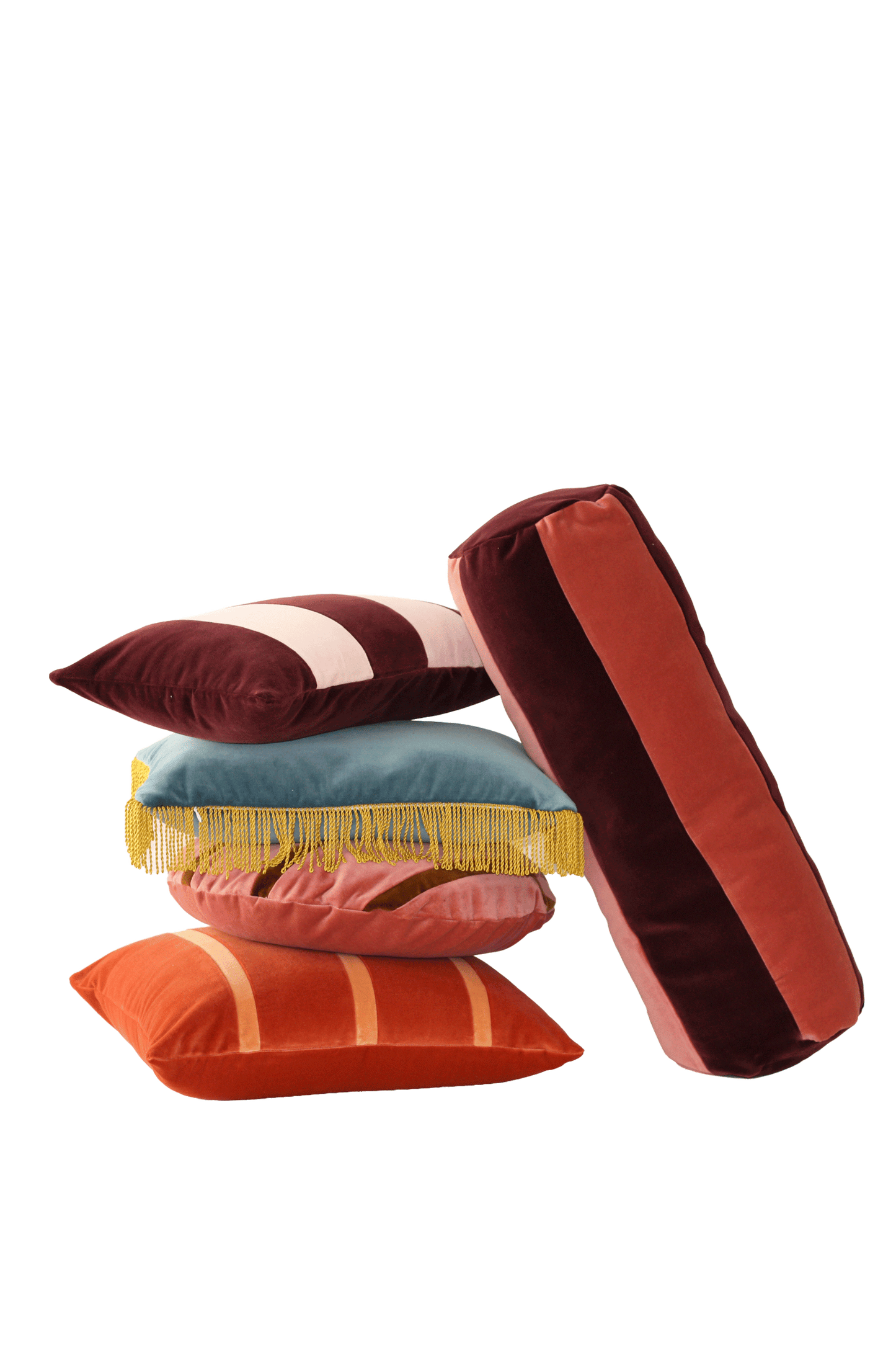 OPALA Home Talismans makes handmade luxury velvet cushions for an exclusive home decor, made in Portugal with premium cotton velvet. Meet Opala custom-made cushions, unique and luxurious home decor accessories.