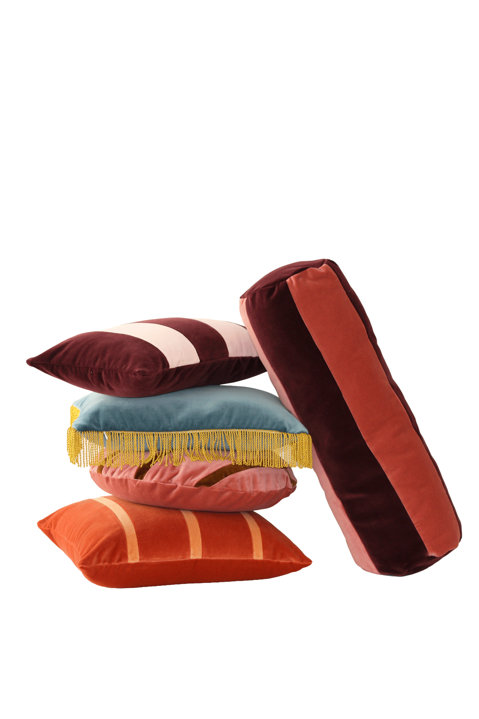 OPALA Home Talismans makes handmade luxury velvet cushions for an exclusive home decor, made in Portugal with premium cotton velvet. Meet Opala custom-made cushions, unique and luxurious home decor accessories.