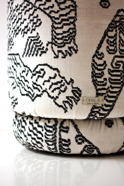OPALA Home Talismans makes handmade luxury velvet cushions and poufes for an exclusive home decor, made in Portugal with premium cotton velvet. Meet Opala custom-made unique and luxurious home decor accessories.