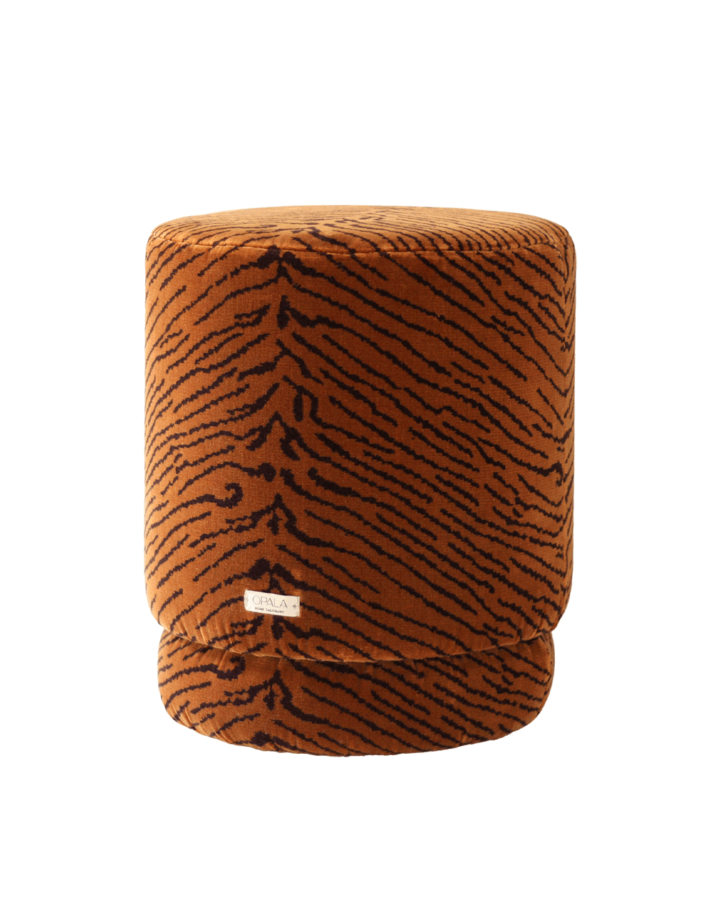 OPALA Home Talismans makes handmade luxury velvet cushions and poufes for an exclusive home decor, made in Portugal with premium cotton velvet. Meet Opala custom-made unique and luxurious home decor accessories.