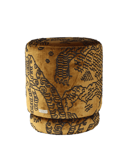 OPALA Home Talismans makes handmade luxury velvet cushions and poufes for an exclusive home decor, made in Portugal with premium cotton velvet. Meet Opala custom-made unique and luxurious home decor accessories.