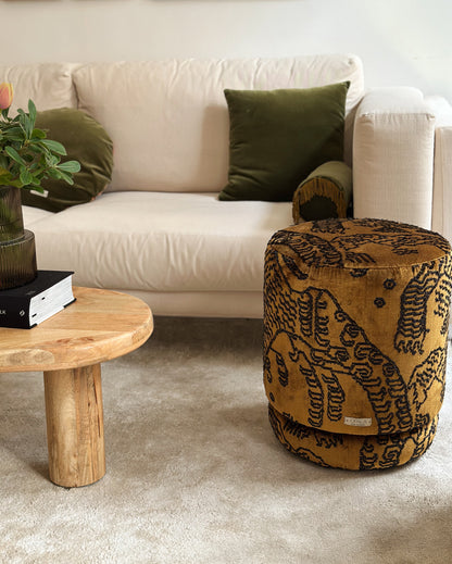 OPALA Home Talismans makes handmade luxury velvet cushions and poufes for an exclusive home decor, made in Portugal with premium cotton velvet. Meet Opala custom-made unique and luxurious home decor accessories.