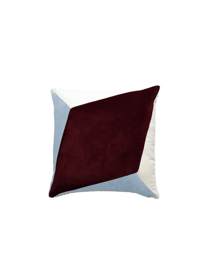 OPALA Home Talismans makes handmade luxury velvet cushions for an exclusive home decor, made in Portugal with premium cotton velvet. Meet Opala custom-made cushions, unique and luxurious home decor accessories.