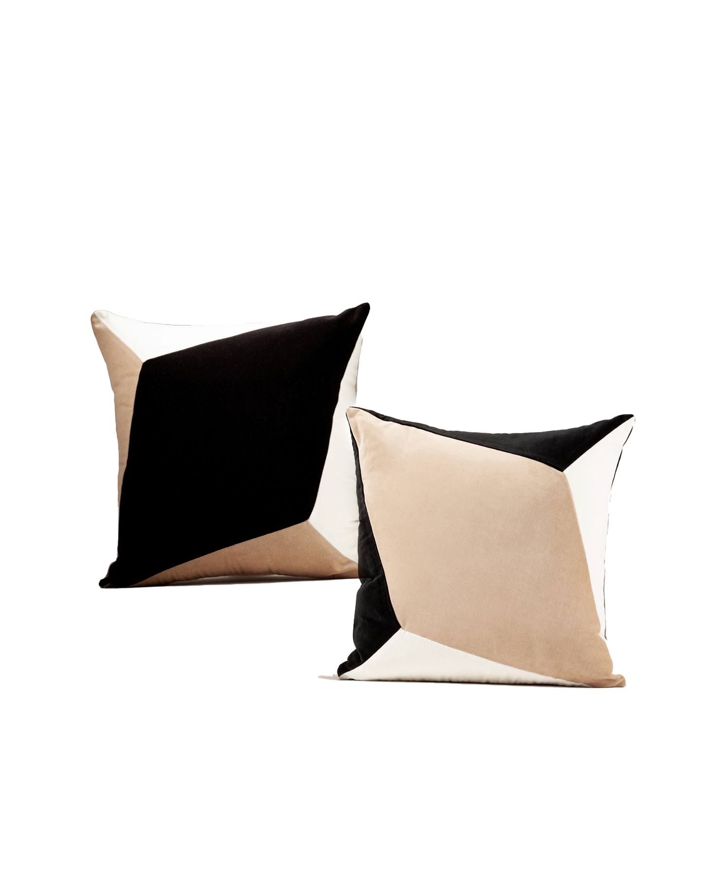 OPALA Home Talismans makes handmade luxury velvet cushions for an exclusive home decor, made in Portugal with premium cotton velvet. Meet Opala custom-made cushions, unique and luxurious home decor accessories.