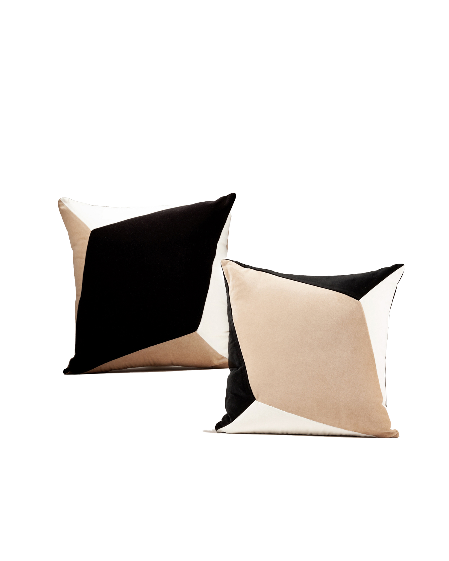 OPALA Home Talismans makes handmade luxury velvet cushions for an exclusive home decor, made in Portugal with premium cotton velvet. Meet Opala custom-made cushions, unique and luxurious home decor accessories.