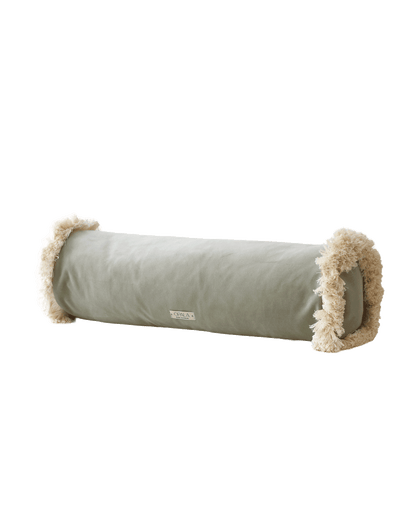 OPALA Home Talismans makes handmade luxury velvet cushions for an exclusive home decor, made in Portugal with premium cotton velvet. Meet Opala custom-made cushions, unique and luxurious home decor accessories.
