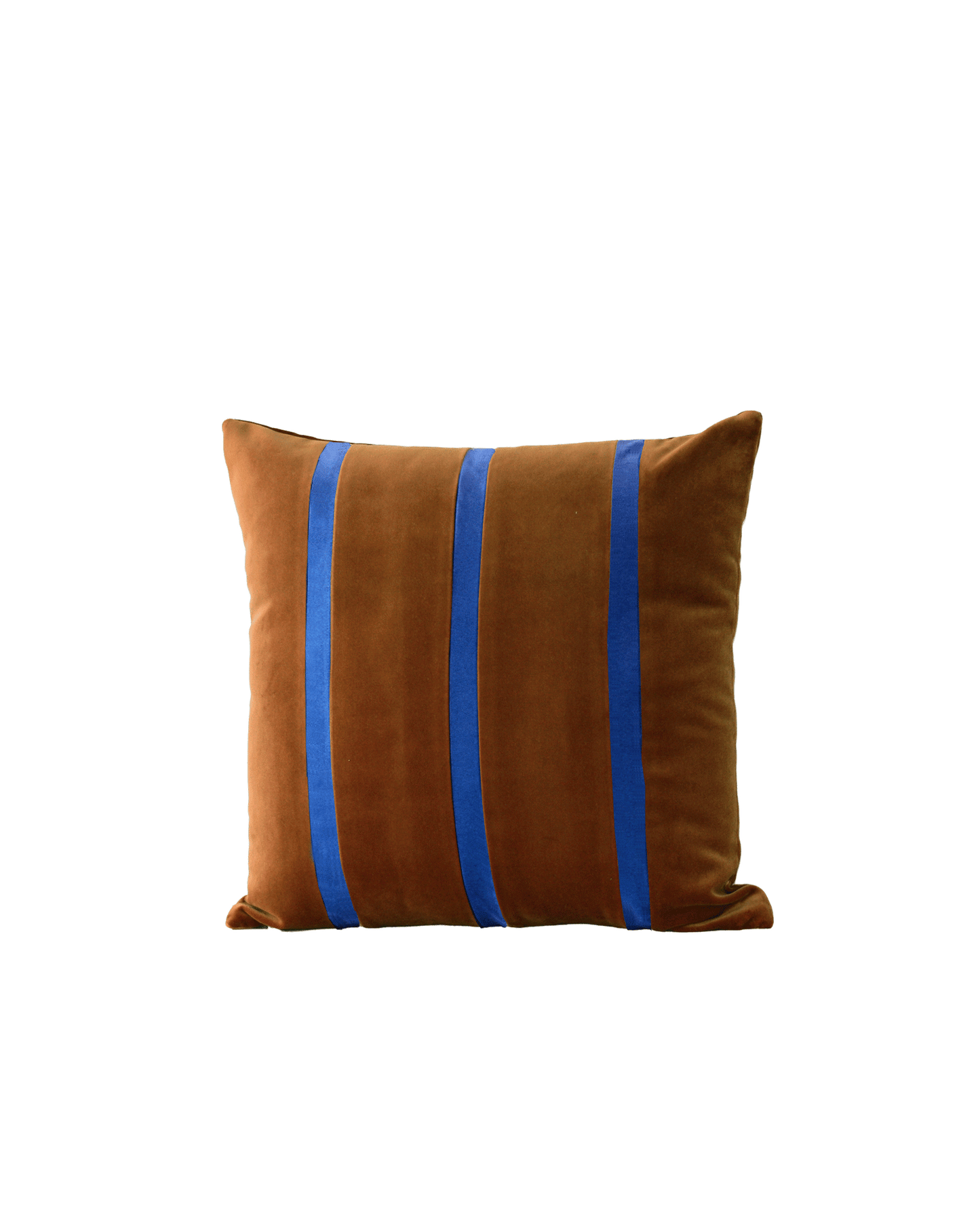 OPALA Home Talismans makes handmade luxury velvet cushions for an exclusive home decor, made in Portugal with premium cotton velvet. Meet Opala custom-made cushions, unique and luxurious home decor accessories.