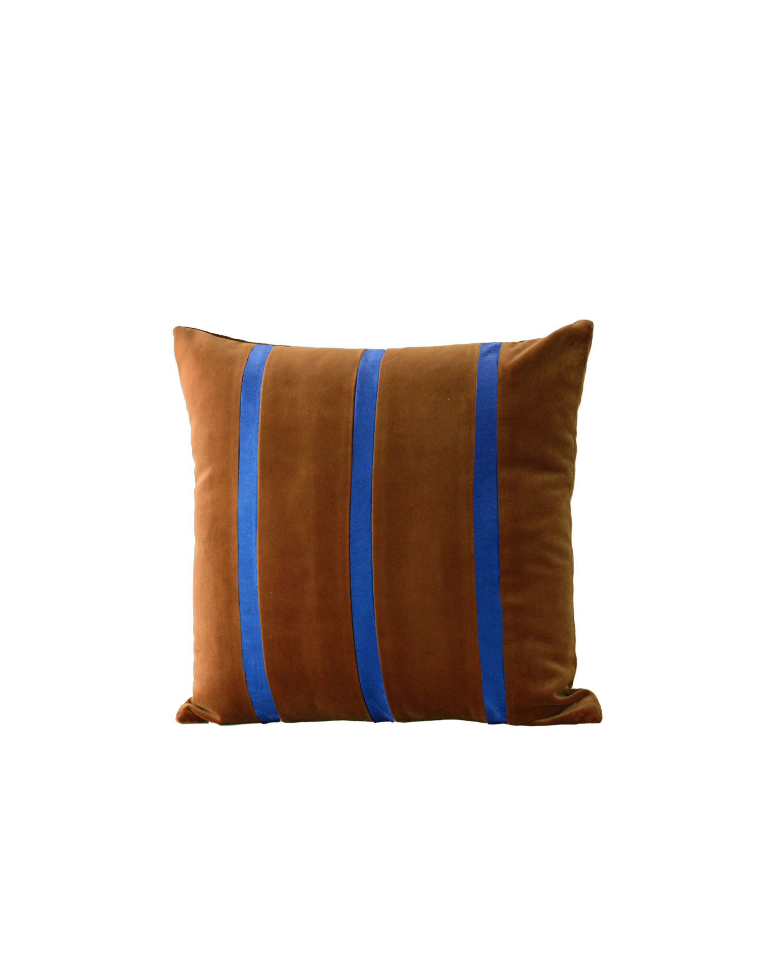 OPALA Home Talismans makes handmade luxury velvet cushions for an exclusive home decor, made in Portugal with premium cotton velvet. Meet Opala custom-made cushions, unique and luxurious home decor accessories.