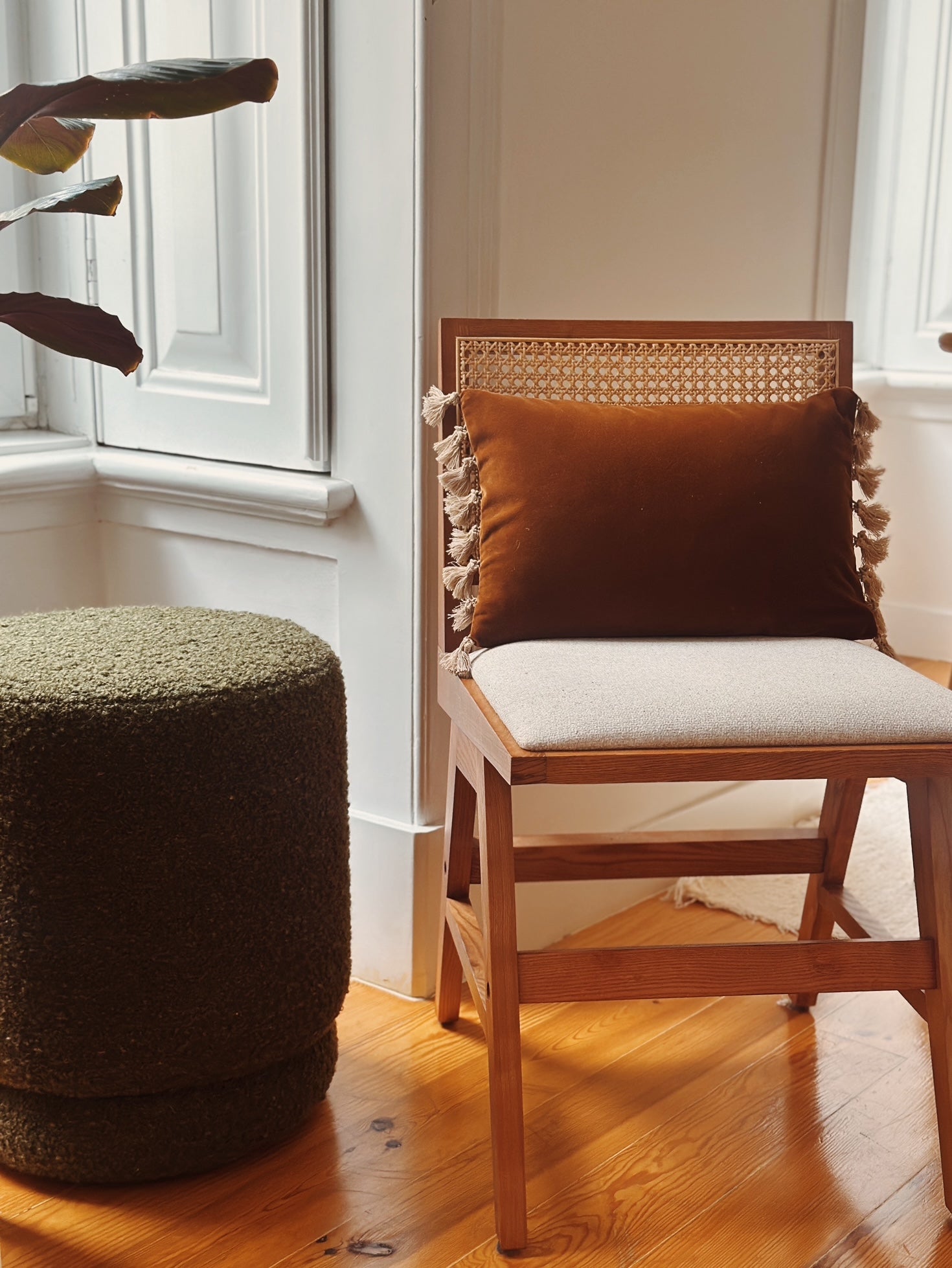 OPALA Home Talismans makes handmade luxury velvet cushions for an exclusive home decor, made in Portugal with premium cotton velvet. Meet Opala custom-made cushions, unique and luxurious home decor accessories.