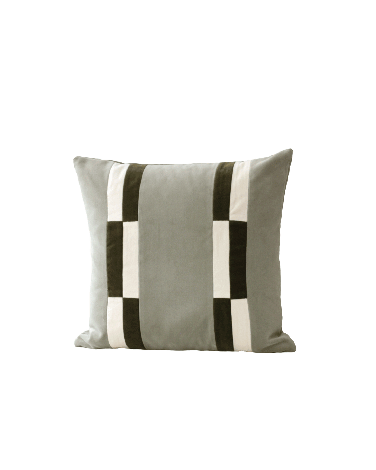 OPALA Home Talismans makes handmade luxury velvet cushions for an exclusive home decor, made in Portugal with premium cotton velvet. Meet Opala custom-made cushions, unique and luxurious home decor accessories.