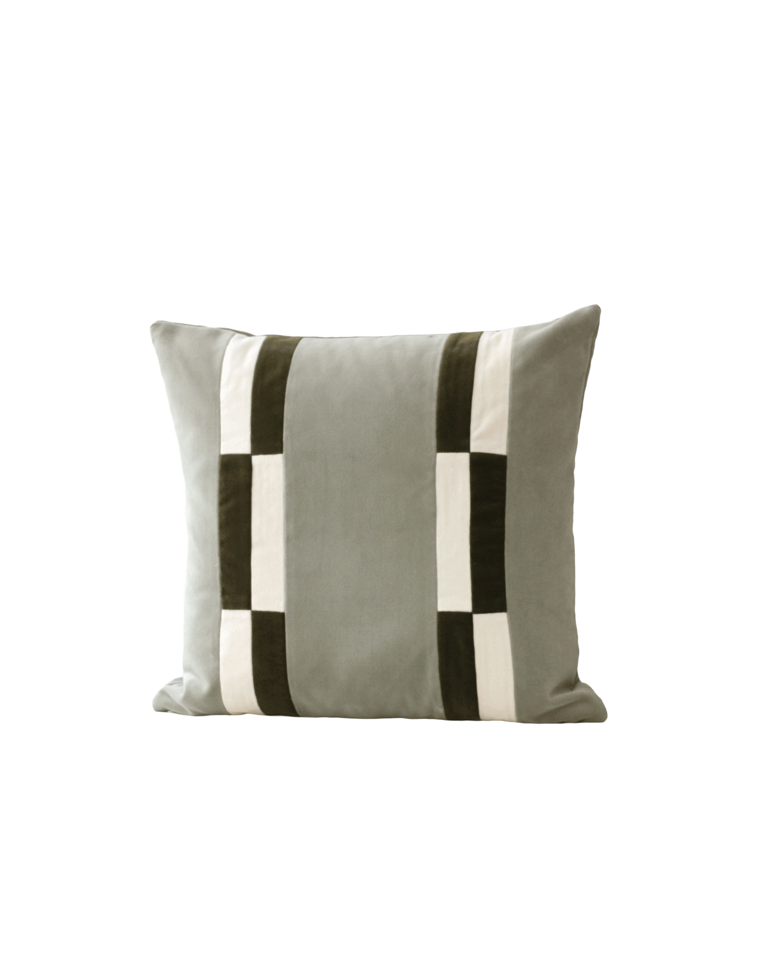 OPALA Home Talismans makes handmade luxury velvet cushions for an exclusive home decor, made in Portugal with premium cotton velvet. Meet Opala custom-made cushions, unique and luxurious home decor accessories.