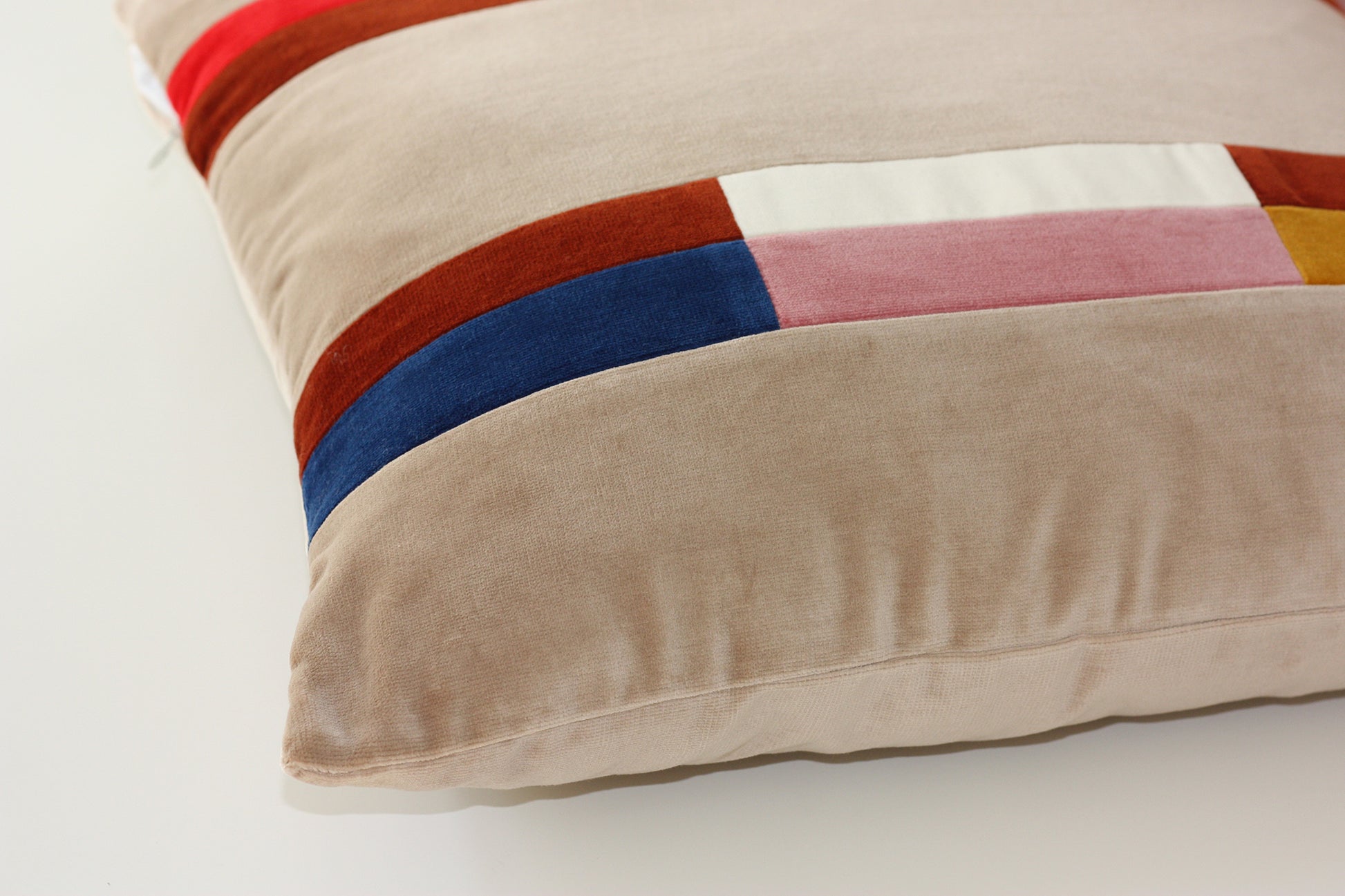 OPALA Home Talismans makes handmade luxury velvet cushions for an exclusive home decor, made in Portugal with premium cotton velvet. Meet Opala custom-made cushions, unique and luxurious home decor accessories.