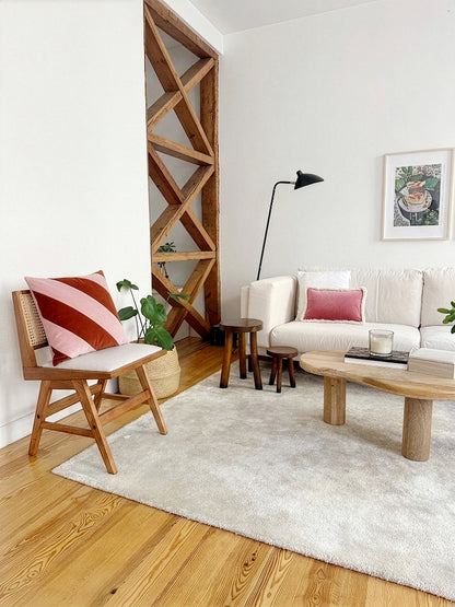 OPALA Home Talismans makes handmade luxury velvet cushions for an exclusive home decor, made in Portugal with premium cotton velvet. Meet Opala custom-made cushions, unique and luxurious home decor accessories.