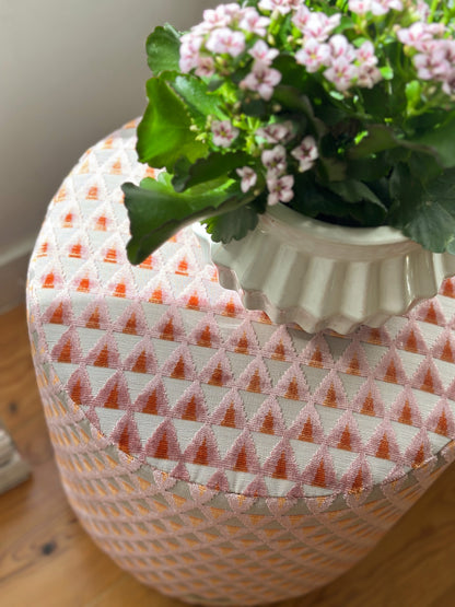OPALA Home Talismans makes handmade luxury velvet cushions and poufes for an exclusive home decor, made in Portugal with premium cotton velvet. Meet Opala custom-made unique and luxurious home decor accessories.