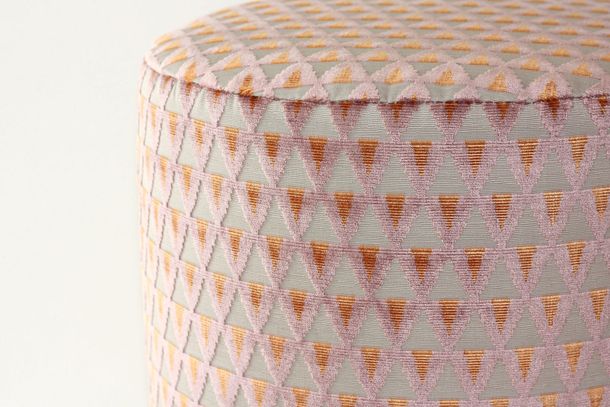 OPALA Home Talismans makes handmade luxury velvet cushions and poufes for an exclusive home decor, made in Portugal with premium cotton velvet. Meet Opala custom-made unique and luxurious home decor accessories.