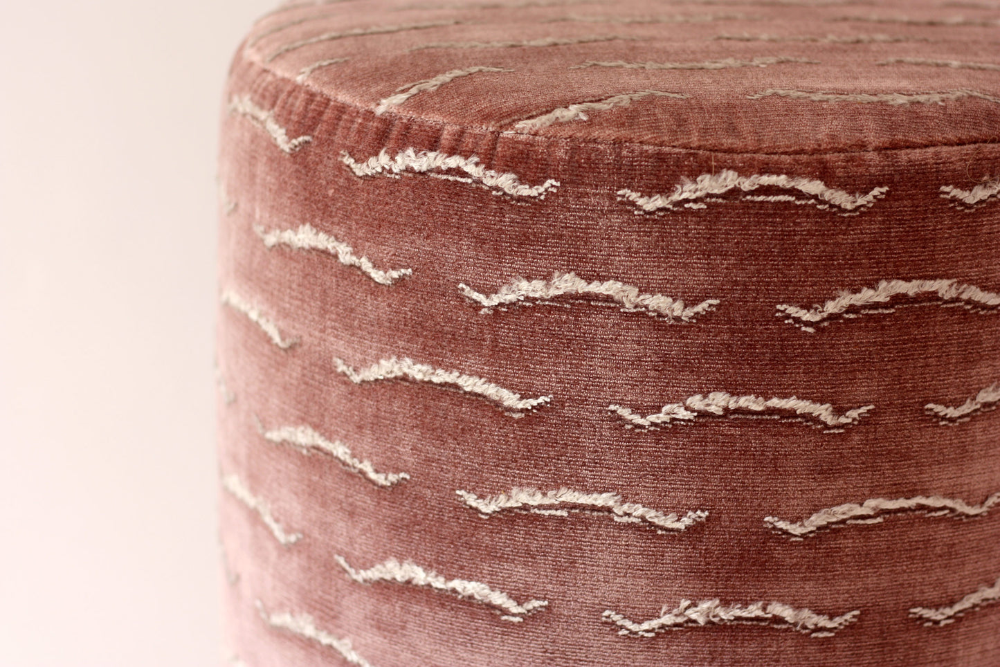 OPALA Home Talismans makes handmade luxury velvet cushions and poufes for an exclusive home decor, made in Portugal with premium cotton velvet. Meet Opala custom-made unique and luxurious home decor accessories.