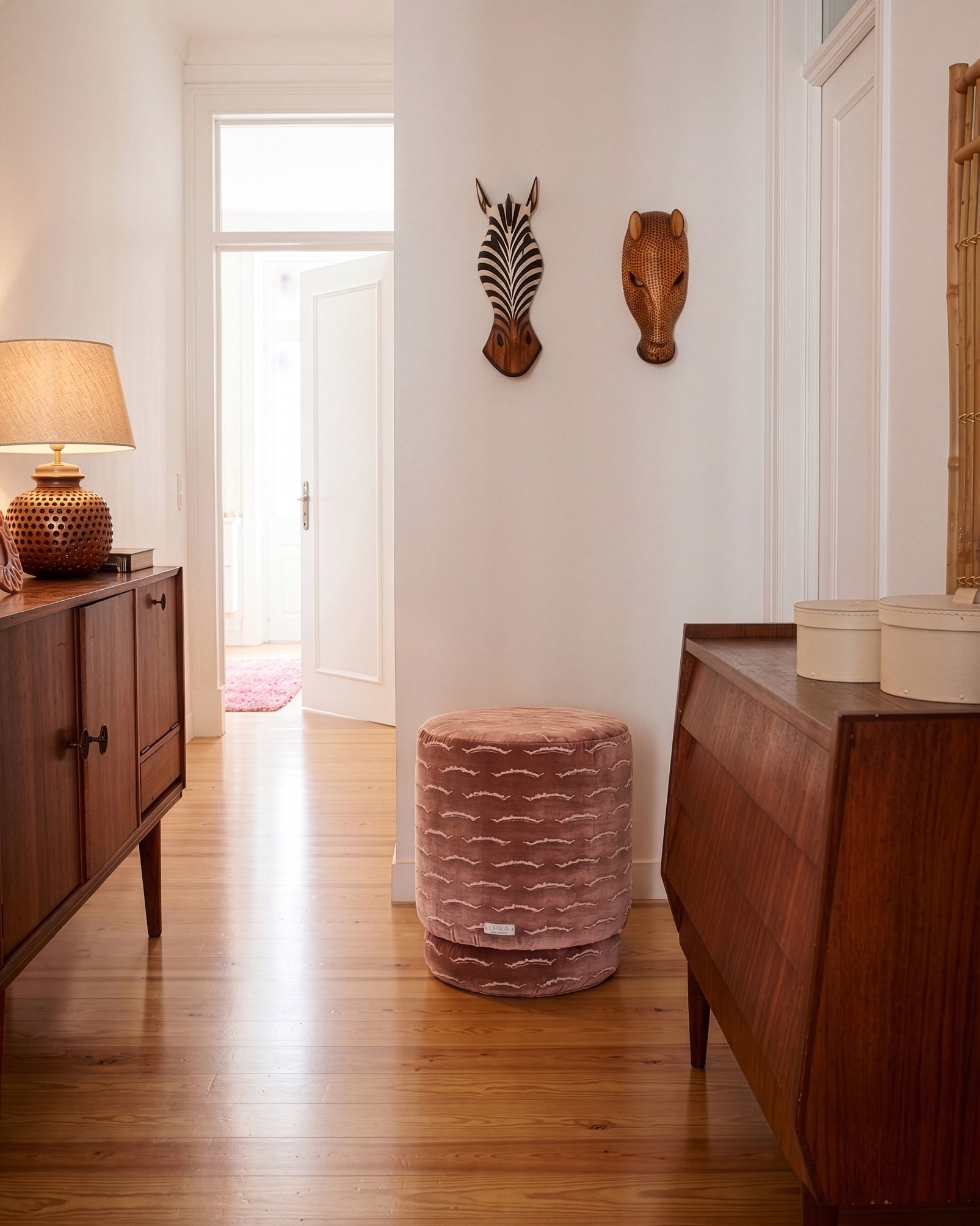 OPALA Home Talismans makes handmade luxury velvet cushions and poufes for an exclusive home decor, made in Portugal with premium cotton velvet. Meet Opala custom-made unique and luxurious home decor accessories.