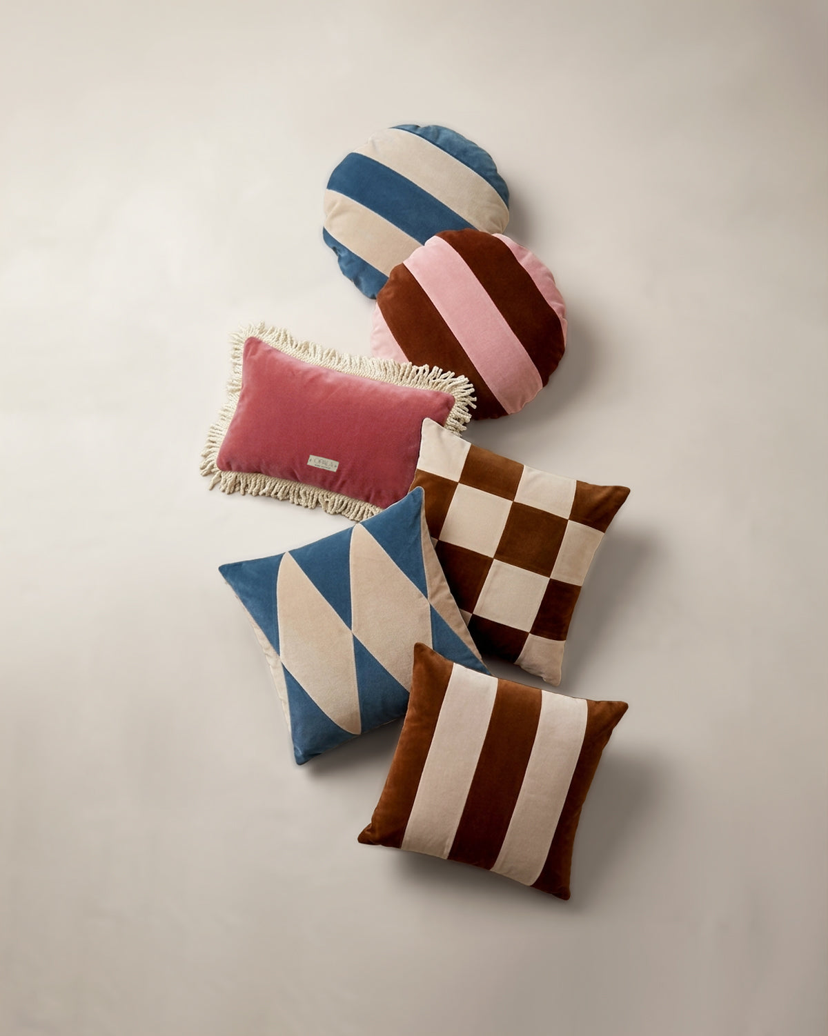 OPALA Home Talismans makes handmade luxury velvet cushions, stools and upholstered furniture for an exclusive home decor, made in Portugal with premium cotton velvet. Meet Opala custom-made cushions, unique and luxurious home decor accessories.