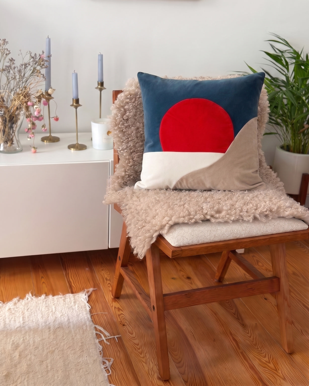 OPALA Home Talismans makes handmade luxury velvet cushions for an exclusive home decor, made in Portugal with premium cotton velvet. Meet Opala custom-made cushions, unique and luxurious home decor accessories.