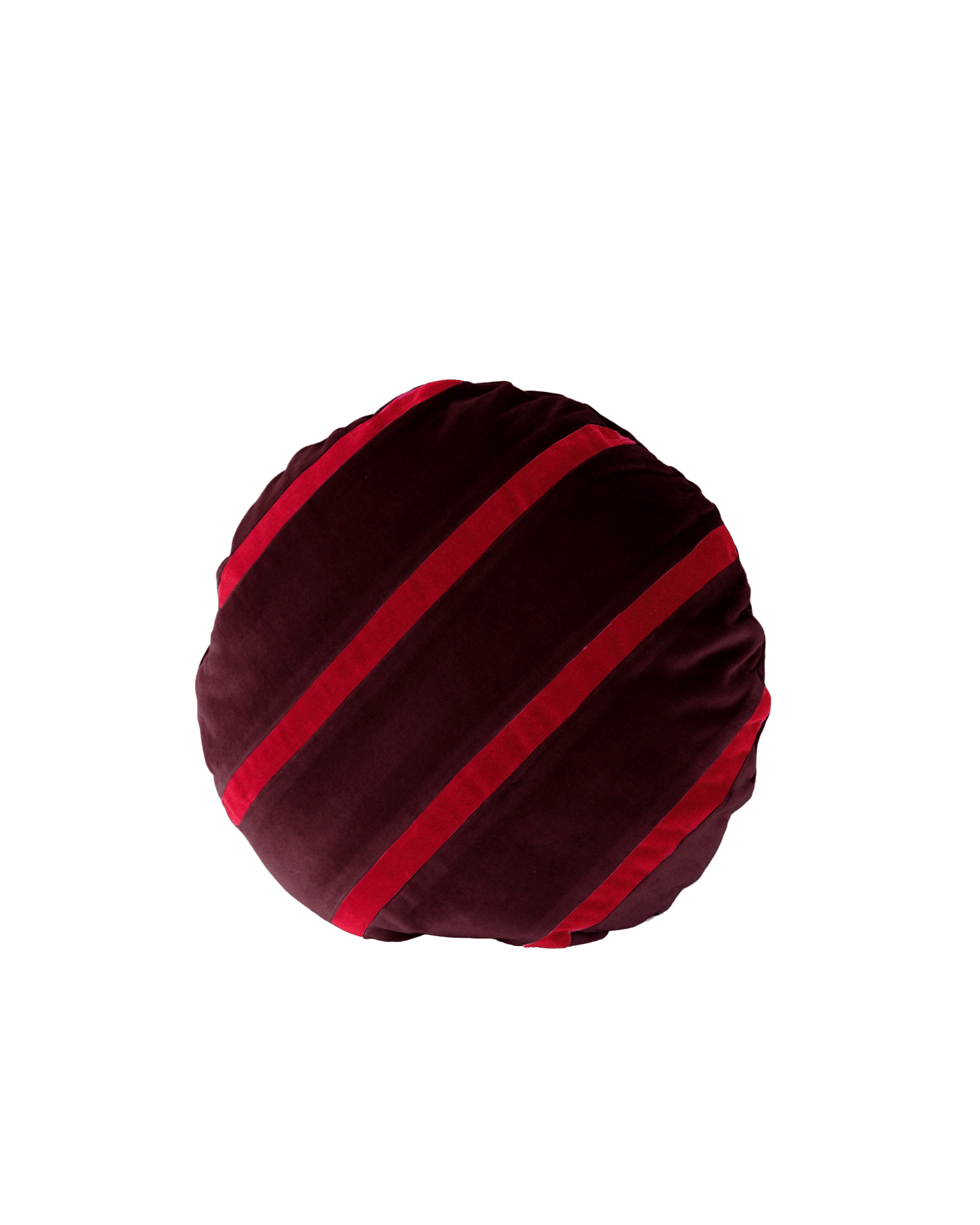 OPALA Home Talismans makes handmade luxury velvet cushions for an exclusive home decor, made in Portugal with premium cotton velvet. Meet Opala custom-made cushions, unique and luxurious home decor accessories.