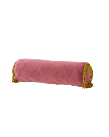 OPALA Home Talismans makes handmade luxury velvet cushions for an exclusive home decor, made in Portugal with premium cotton velvet. Meet Opala custom-made cushions, unique and luxurious home decor accessories.