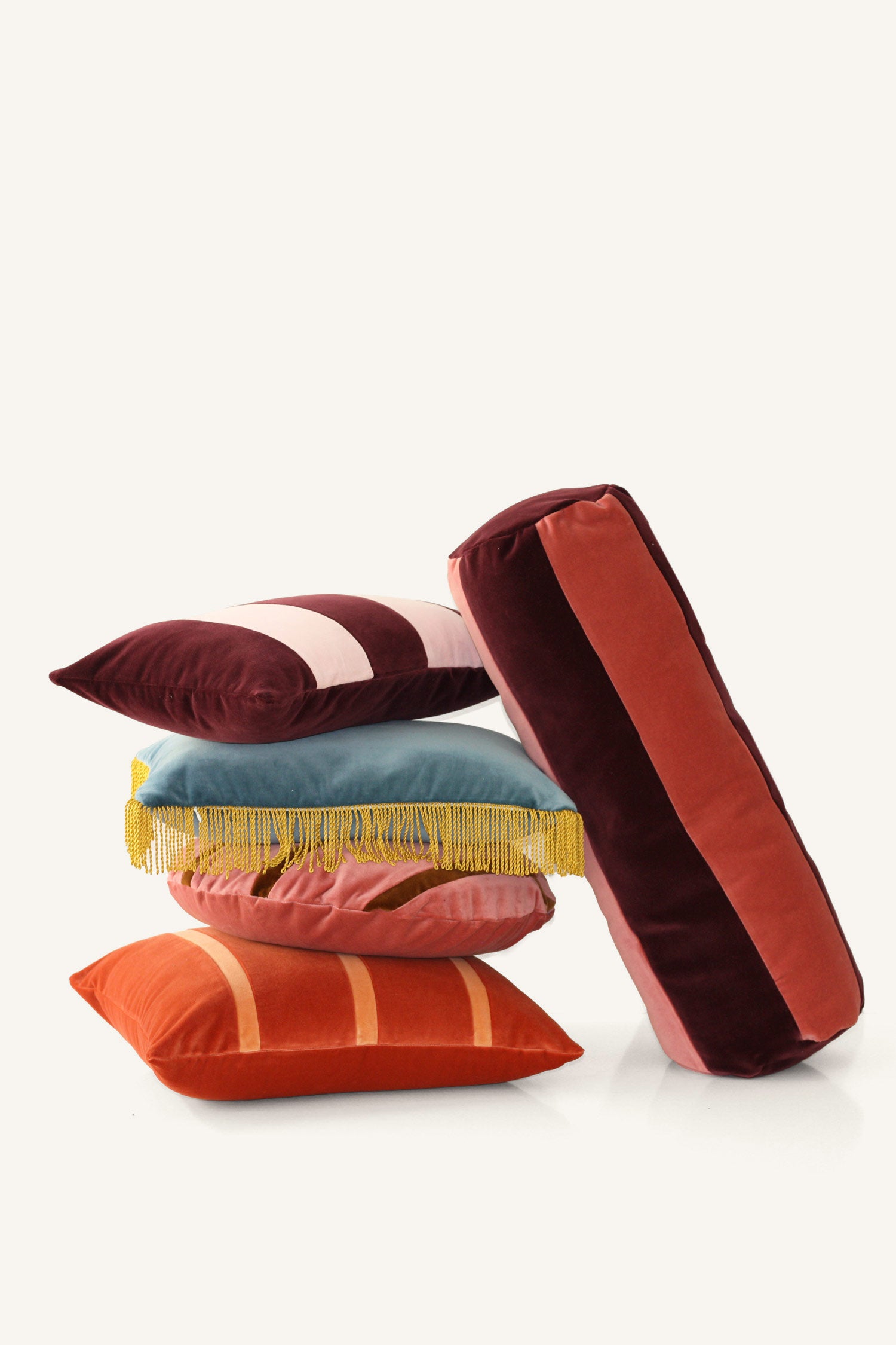 OPALA Home Talismans makes handmade luxury velvet cushions for an exclusive home decor, made in Portugal with premium cotton velvet. Meet Opala custom-made cushions, unique and luxurious home decor accessories.