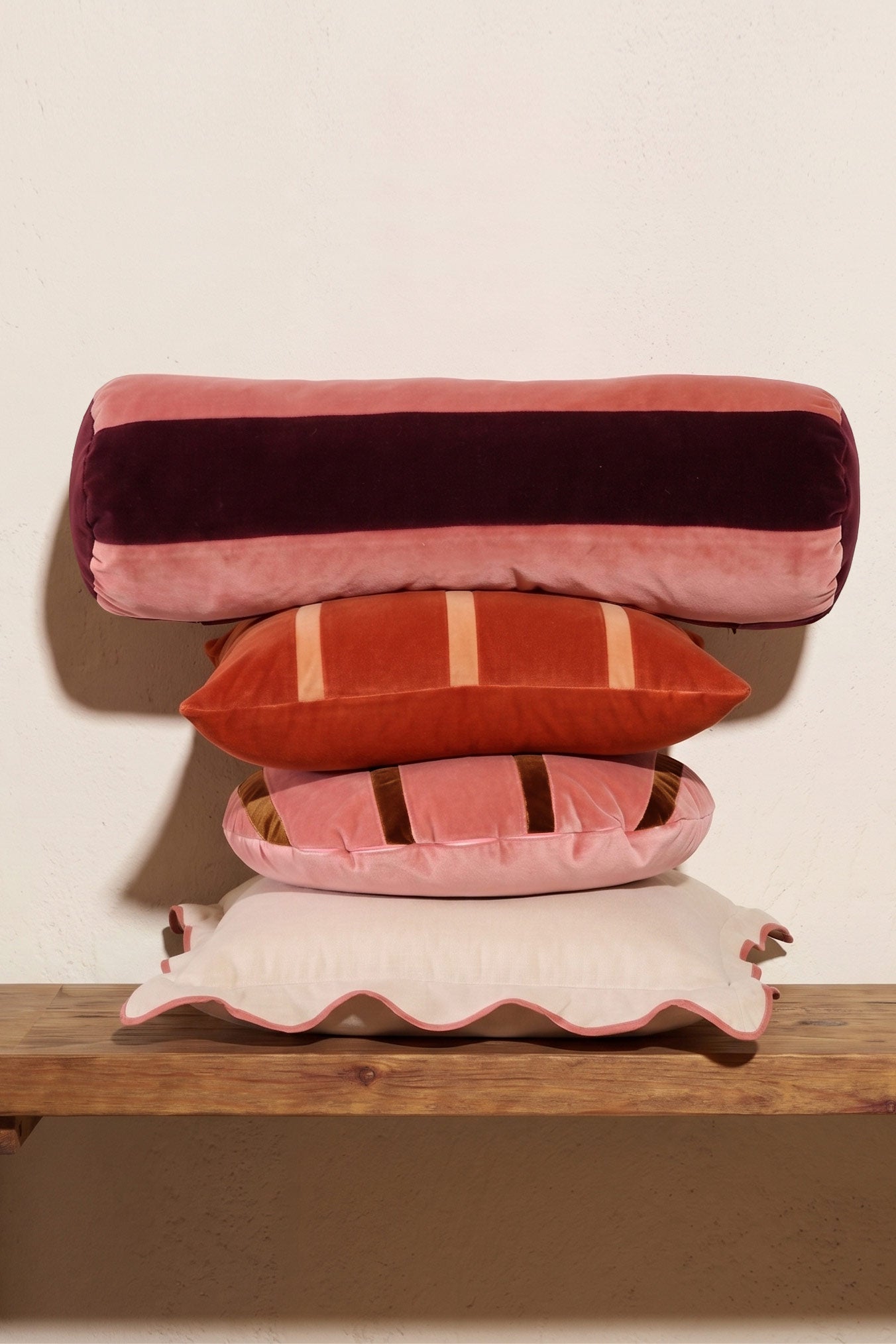 OPALA Home Talismans makes handmade luxury velvet cushions for an exclusive home decor, made in Portugal with premium cotton velvet. Meet Opala custom-made cushions, unique and luxurious home decor accessories.