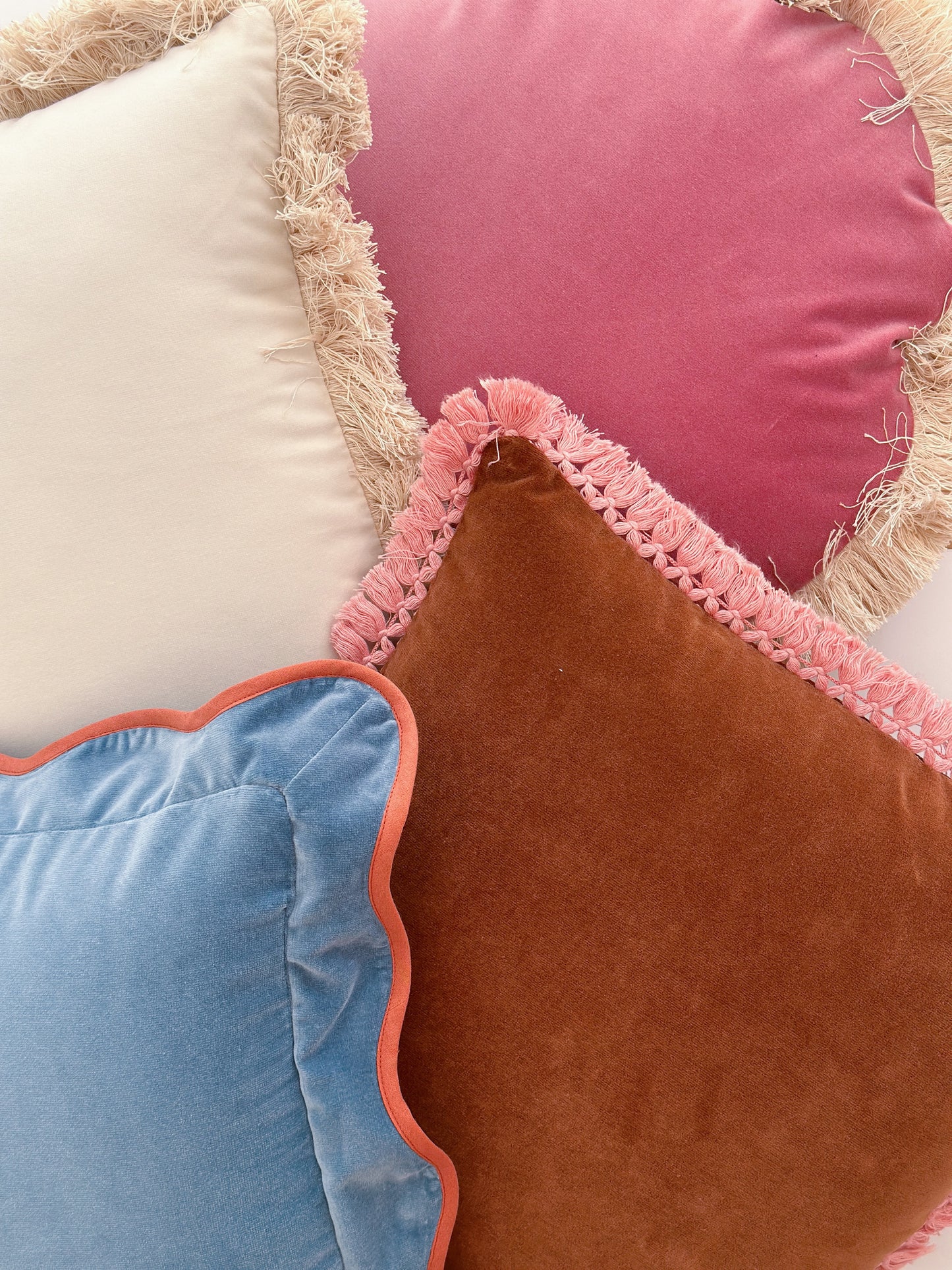 OPALA Home Talismans makes handmade luxury velvet cushions for an exclusive home decor, made in Portugal with premium cotton velvet. Meet Opala custom-made cushions, unique and luxurious home decor accessories.